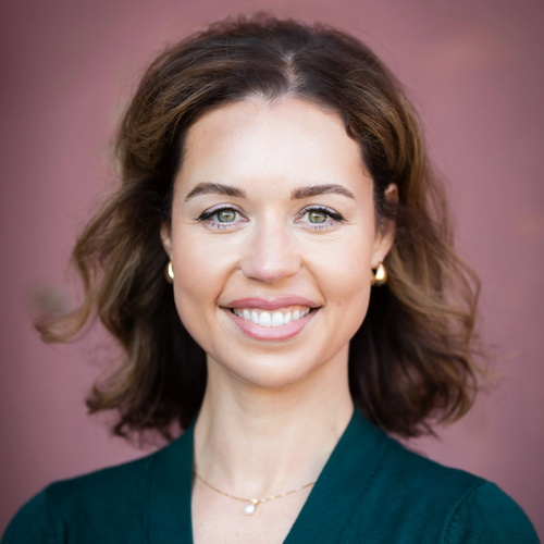 Erin Guthrie headshot